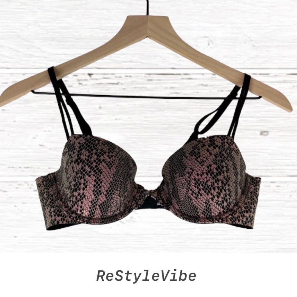 VICTORIA’S SECRET VS Bra Size 34B Lined Demi Underwire Snakeskin Print Sexy